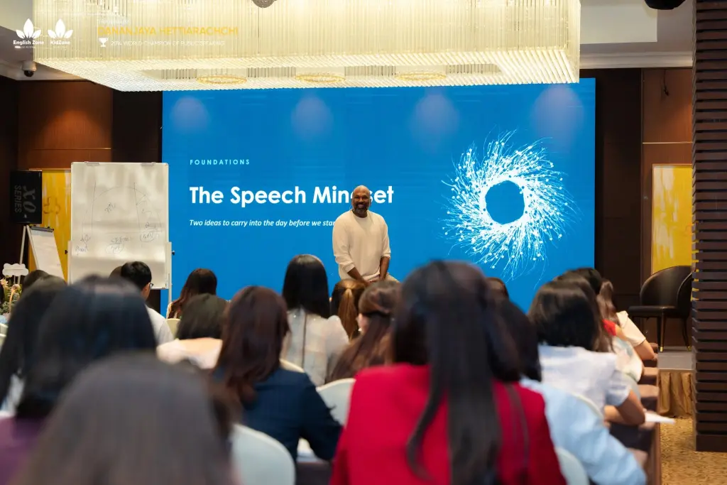 chương trình Public Speaking Mastery 2026